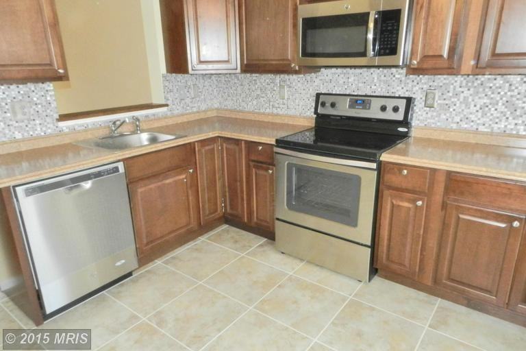 882 Century St - Photo 2 of 19