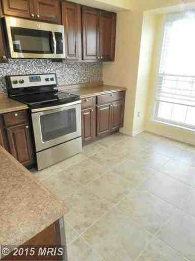 882 Century St - Photo 3 of 19