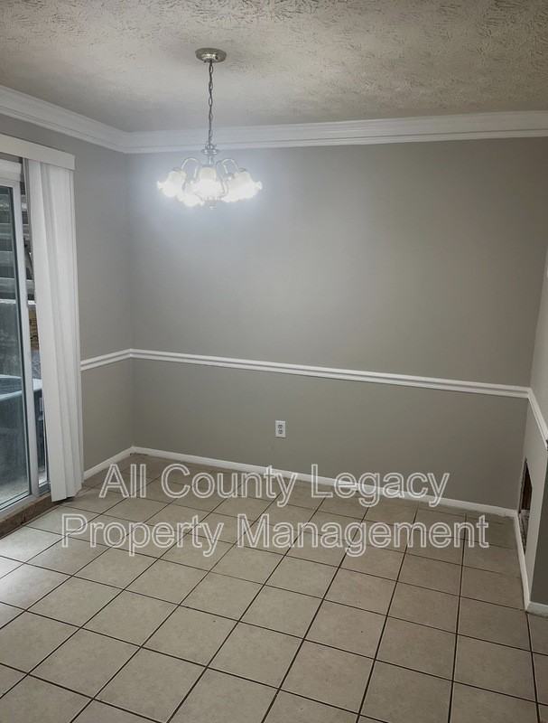 2942 Spruce Cir - Photo 5 of 9