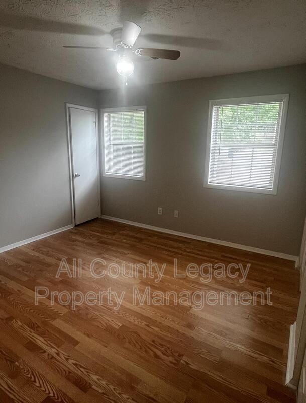 2942 Spruce Cir - Photo 7 of 9