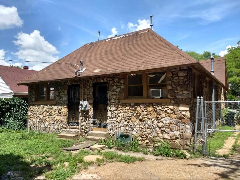 785 E Parkway S #1 - Photo 2 of 5