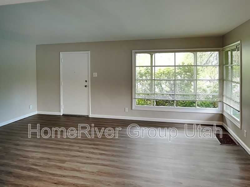 2205 E Kensington Ave - Photo 3 of 19