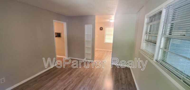 634 Currie Dr - Photo 2 of 9