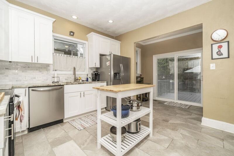 634 Michigan Ave - Photo 4 of 31