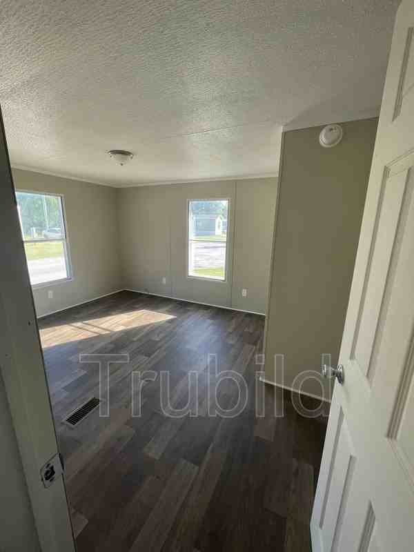 16 Julia Ln - Photo 3 of 8