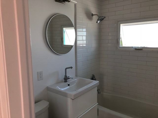 848 11th Street #C - Photo 3 of 7