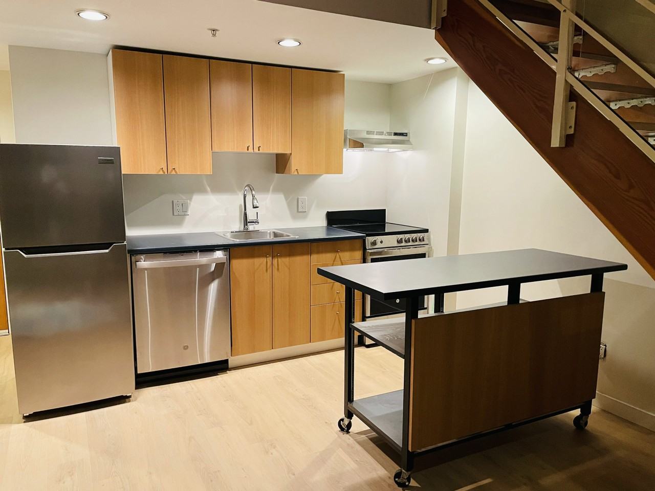 935 Seymour Street - Photo 7 of 12