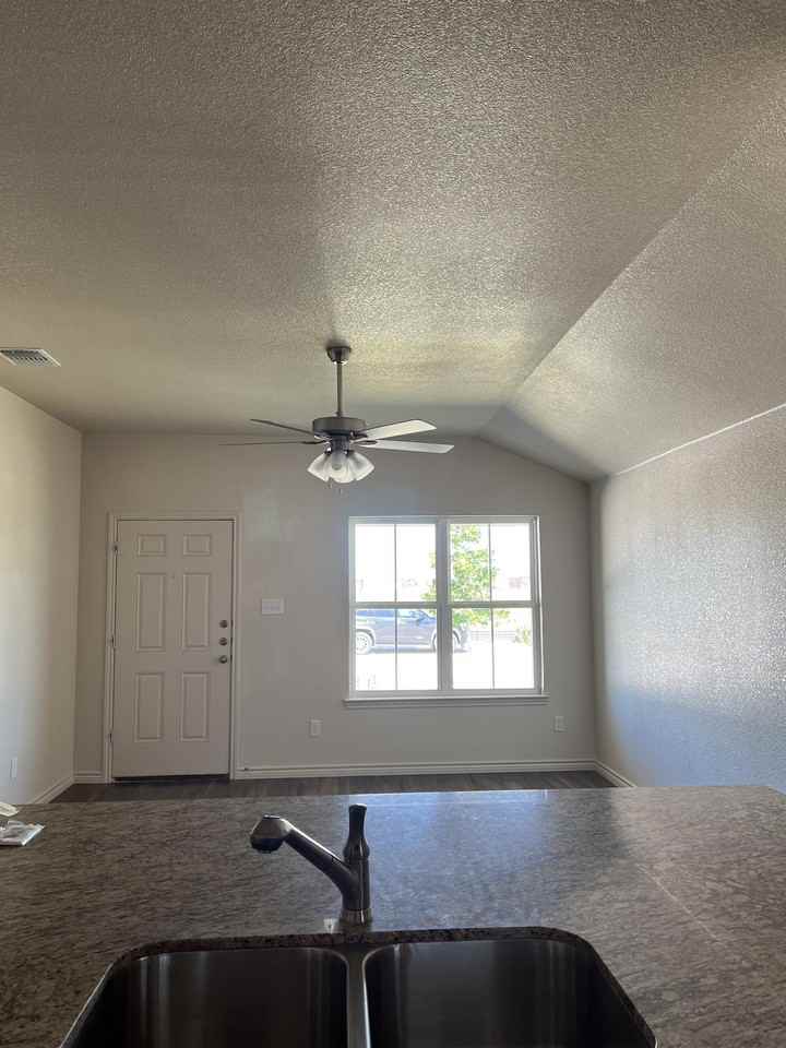 5800 McGregor Loop unit A - Photo 2 of 36