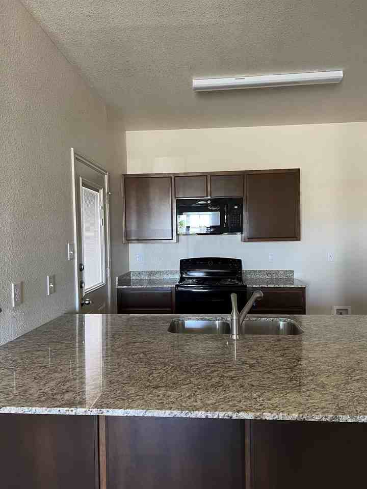 5800 McGregor Loop unit A - Photo 3 of 36