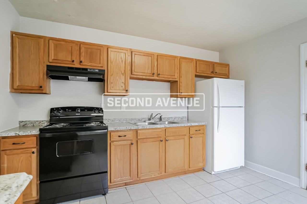835 Gates St - Photo 5 of 16