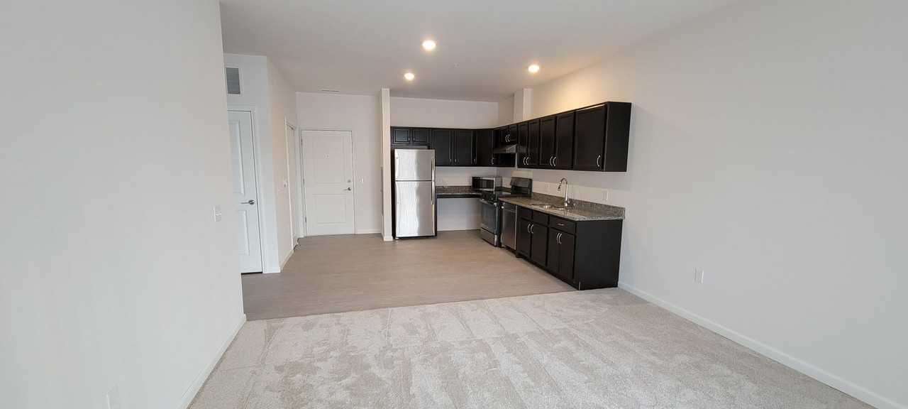 Hidden Creek Apartments - Photo 4 of 32