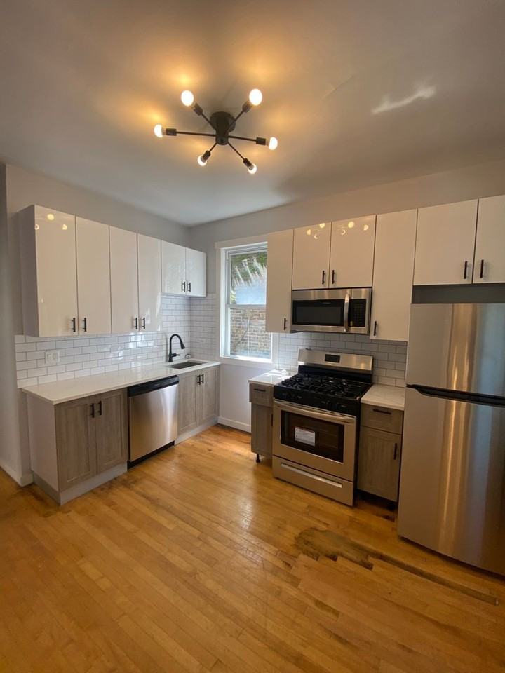 5424 S University Ave #2S - Photo 2 of 25