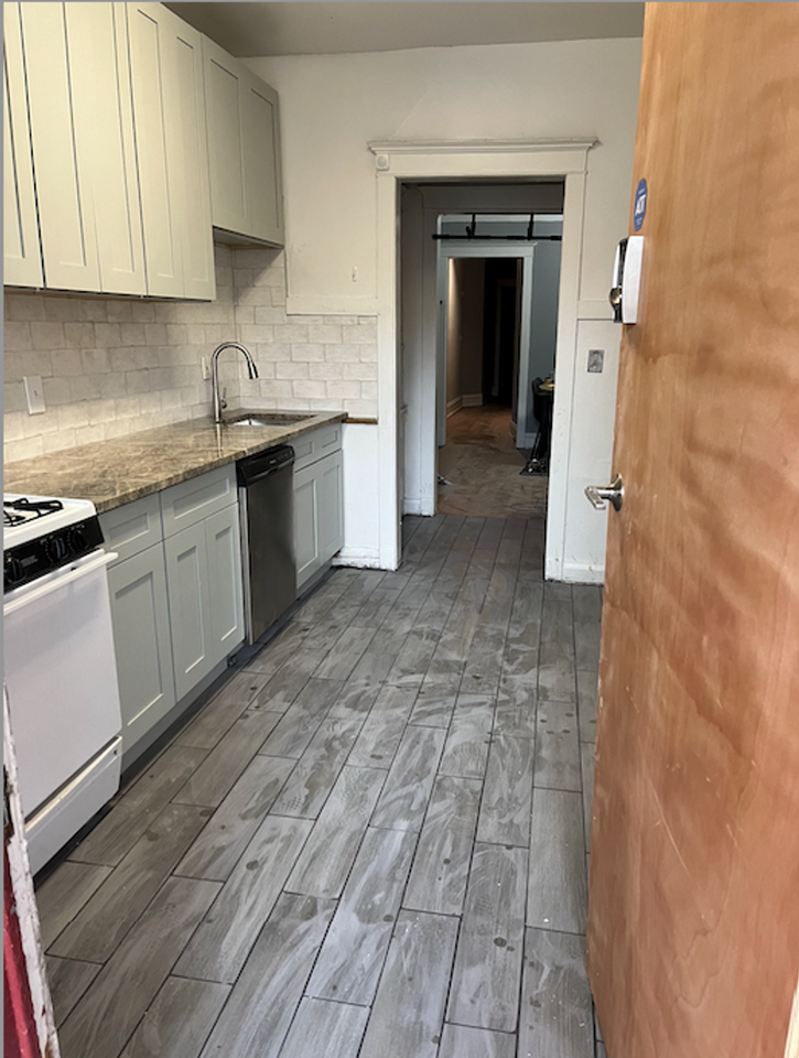 5424 S University Ave #2S - Photo 3 of 25