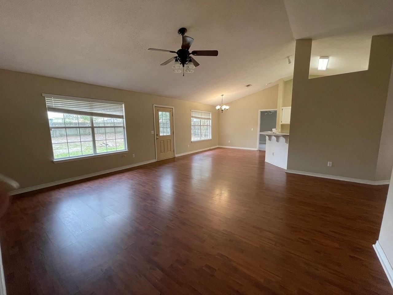 7350 Copter Ln - Photo 3 of 38