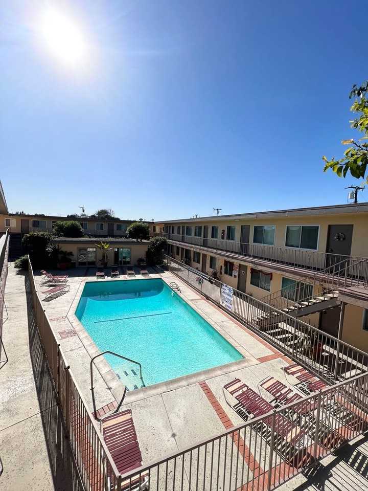APARTMENTS FOR RENT-TORRANCE - Photo 2 of 13