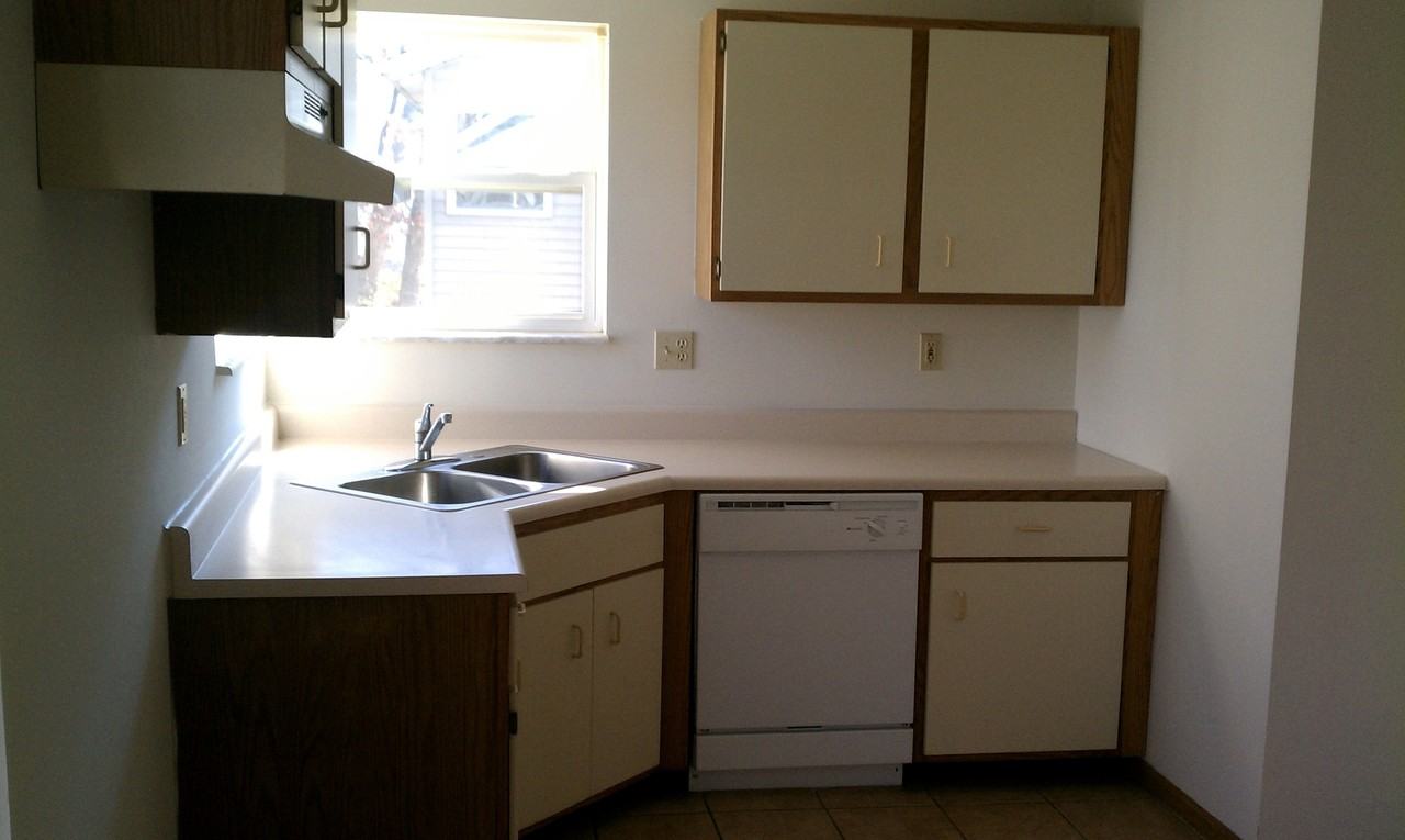221 Baker St - Photo 2 of 10