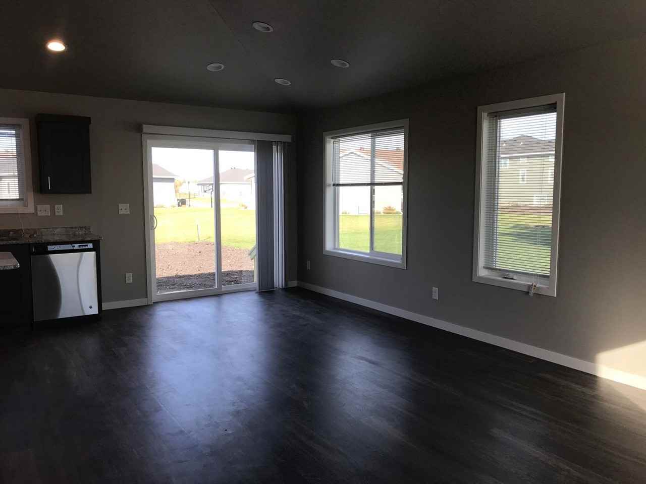 6099 Autumn Dr S - Photo 4 of 12
