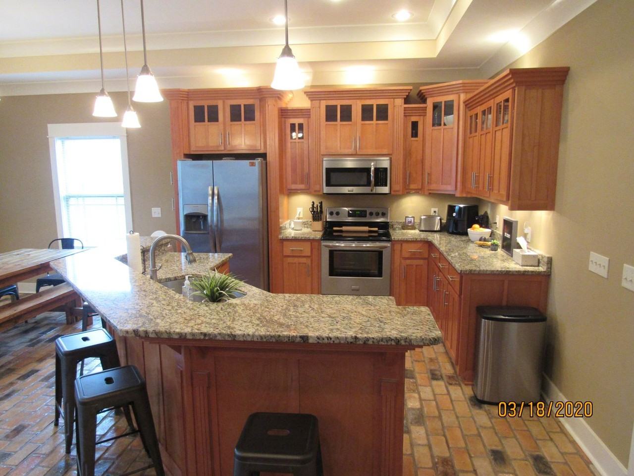 101 Squirrel Hollow Dr - Photo 2 of 16