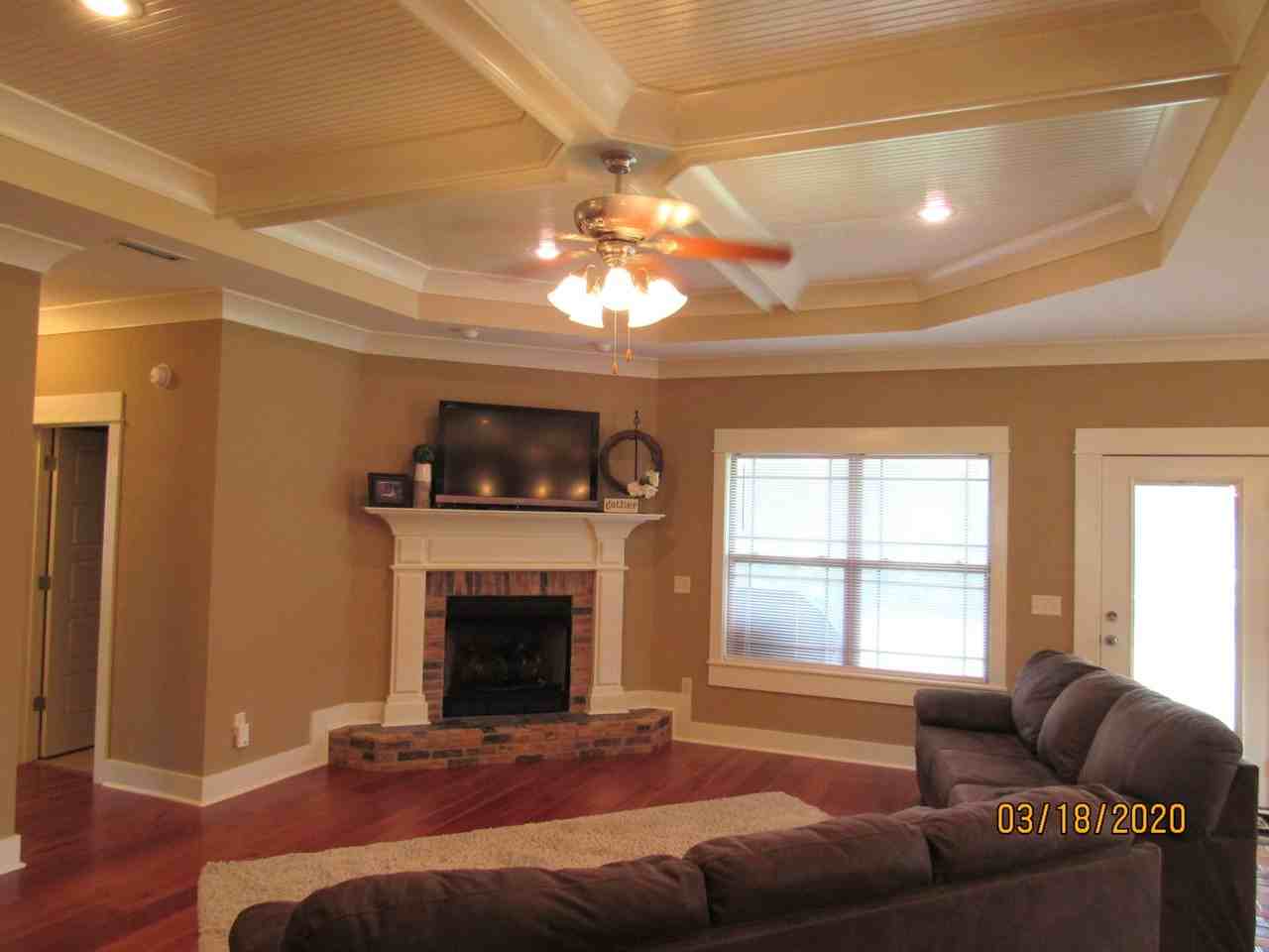 101 Squirrel Hollow Dr - Photo 3 of 16