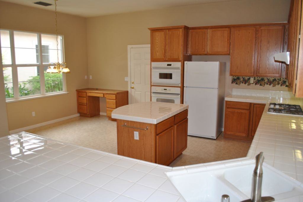 1633 Albatross Way - Photo 3 of 24