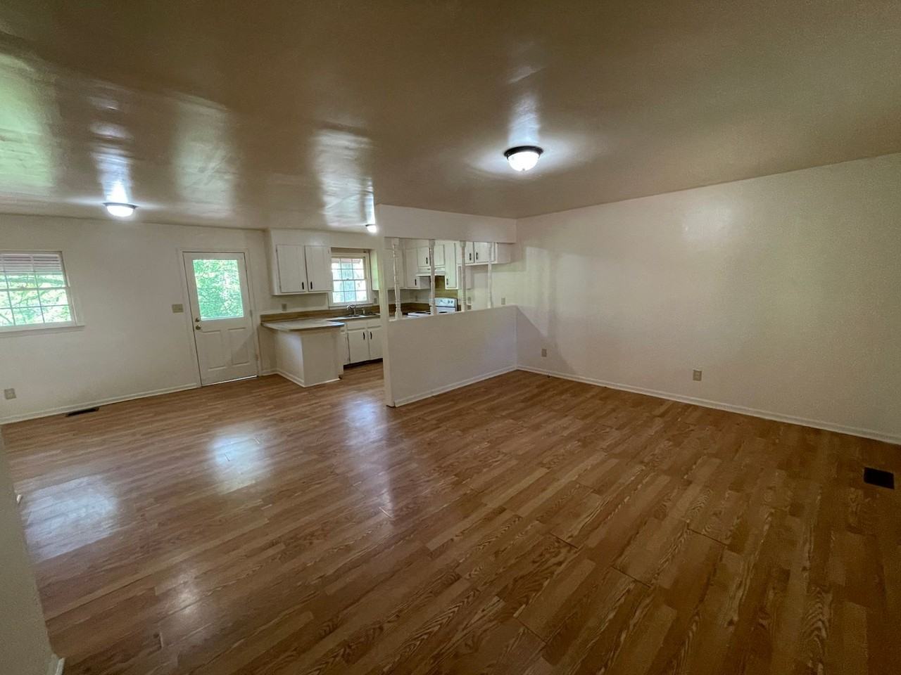 308 N Carpenter St - Photo 2 of 12