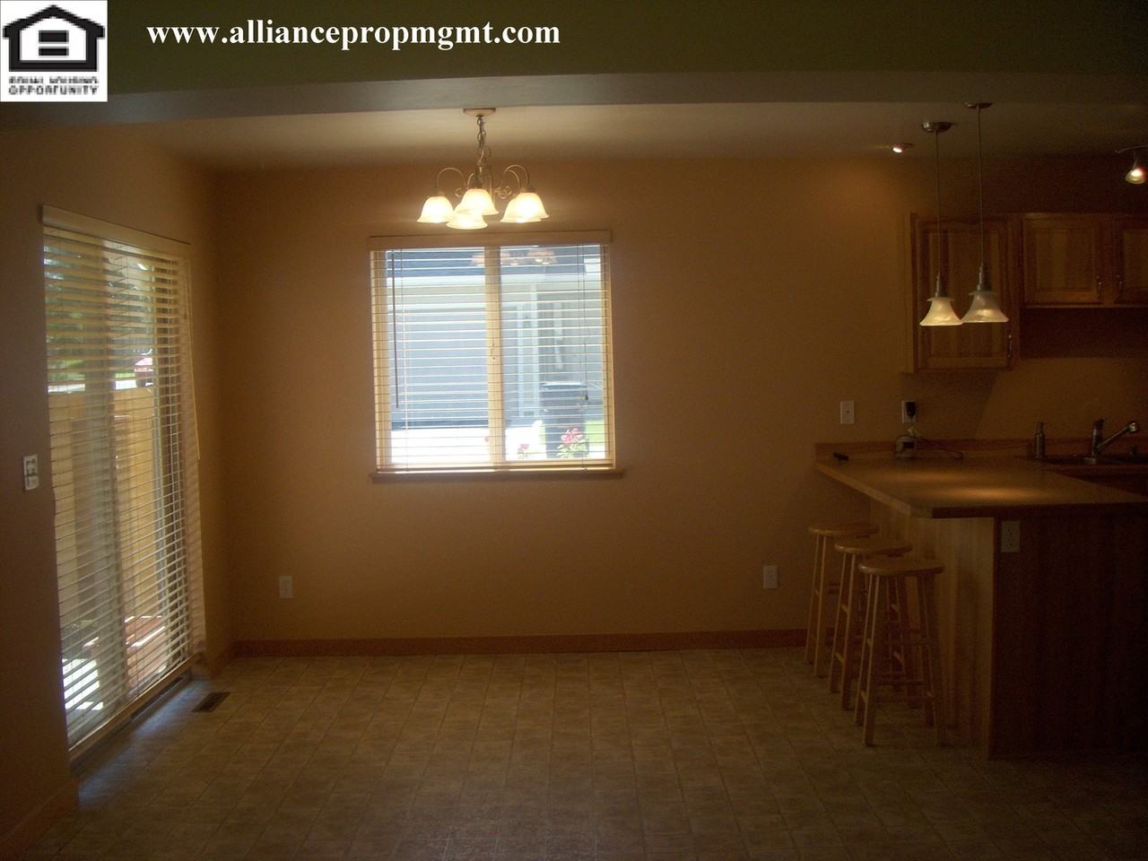 4062 Broadwater Ct - Photo 3 of 9