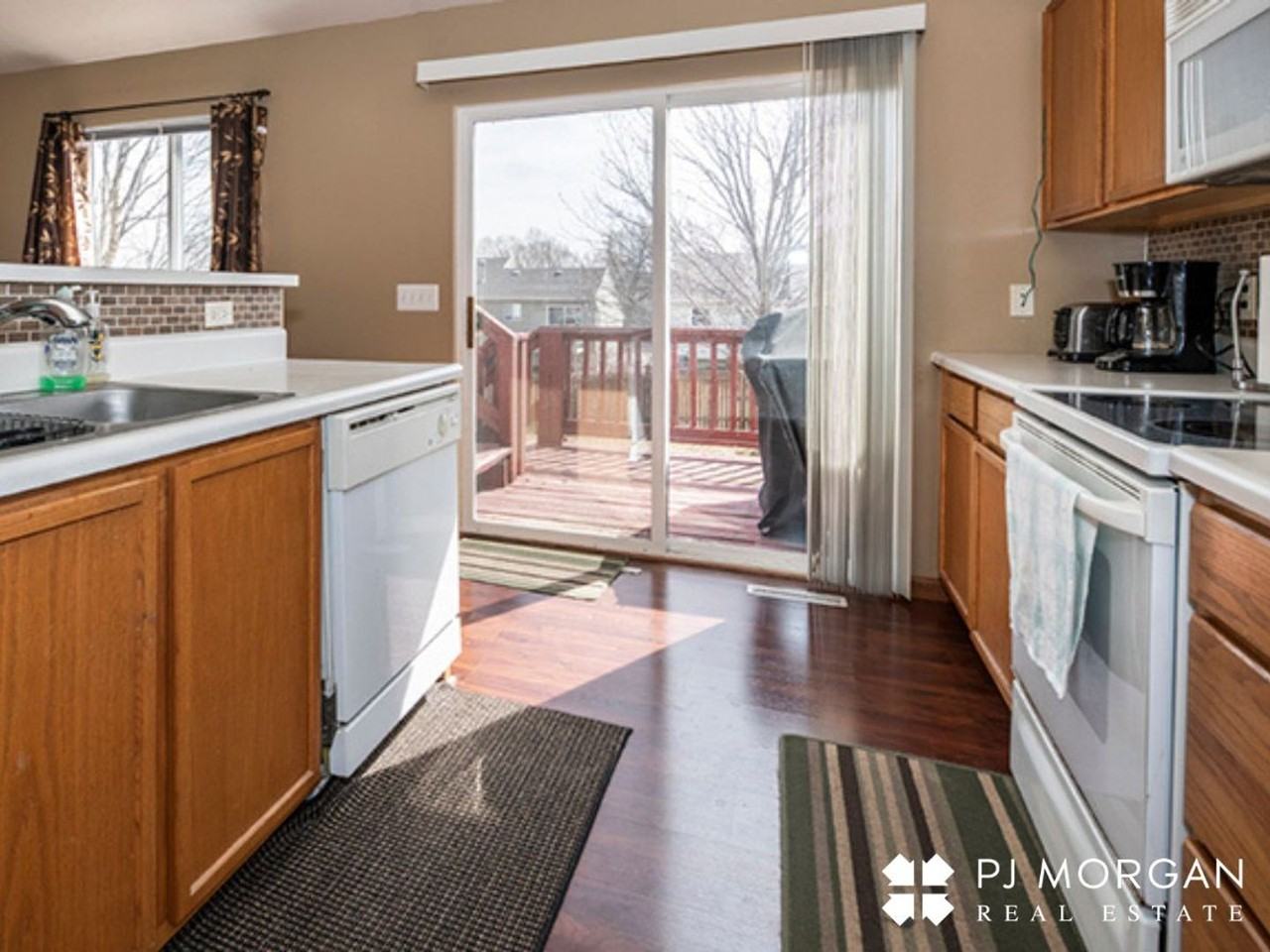 17729 Olive St - Photo 3 of 10