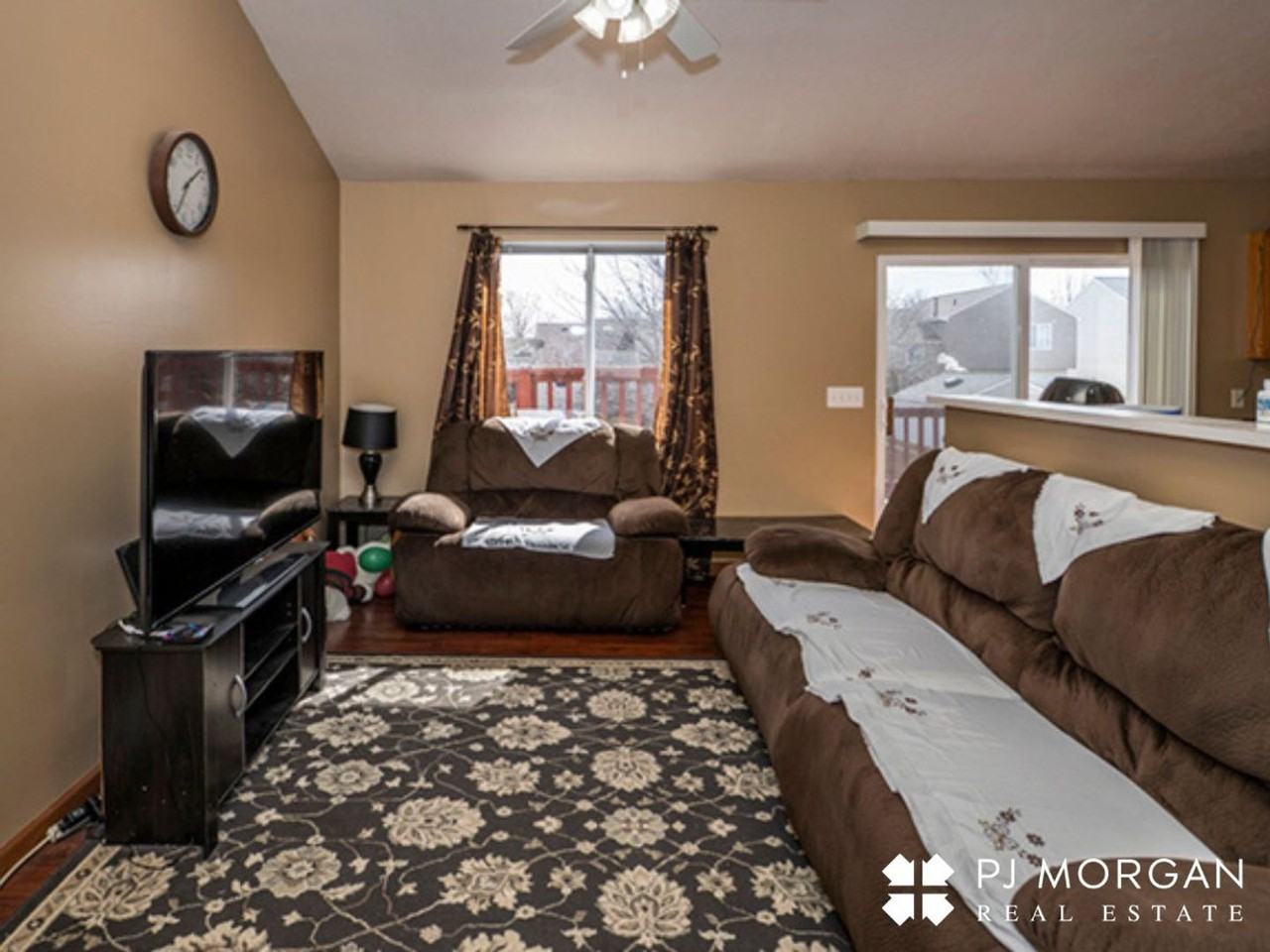 17729 Olive St - Photo 5 of 10