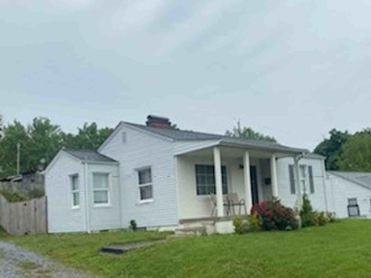 512 Lee Cir - Photo 4 of 5