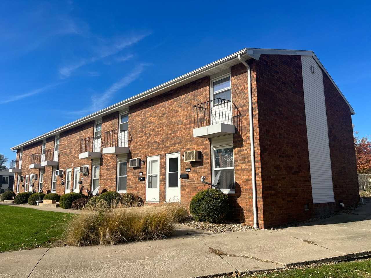 4 Larry Ct Apartments in Normal, IL 61761 Zumper