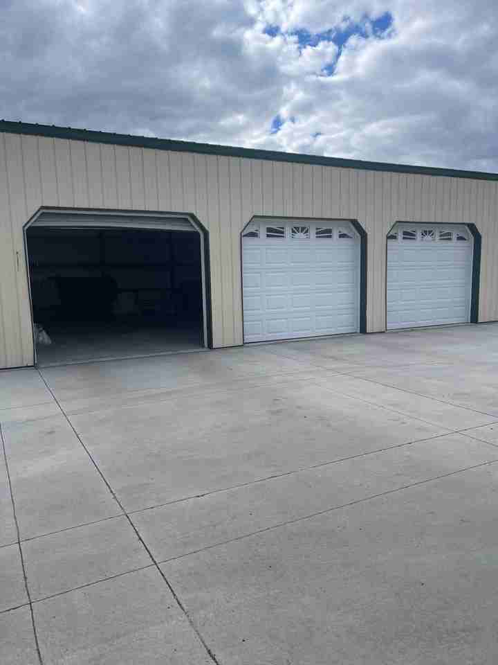 5470 Paiute Ave - Photo 3 of 19