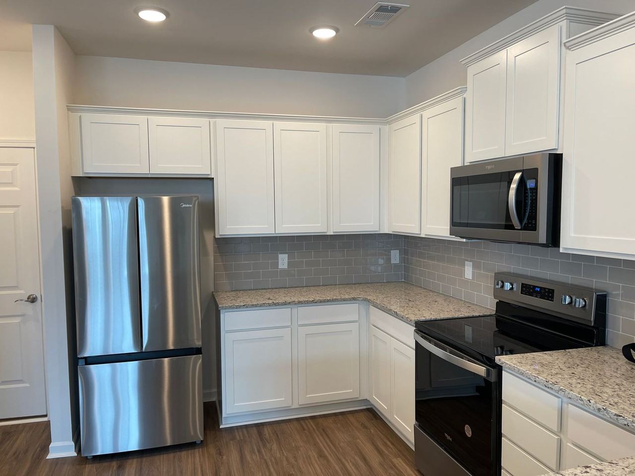 179 Oasis Dr - Photo 2 of 20
