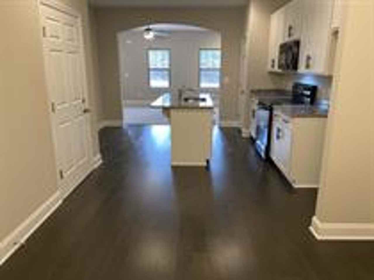 247 Claremont Ct - Photo 2 of 21