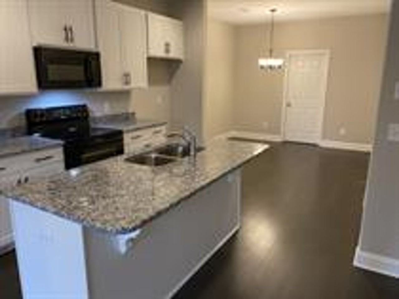247 Claremont Ct - Photo 4 of 21