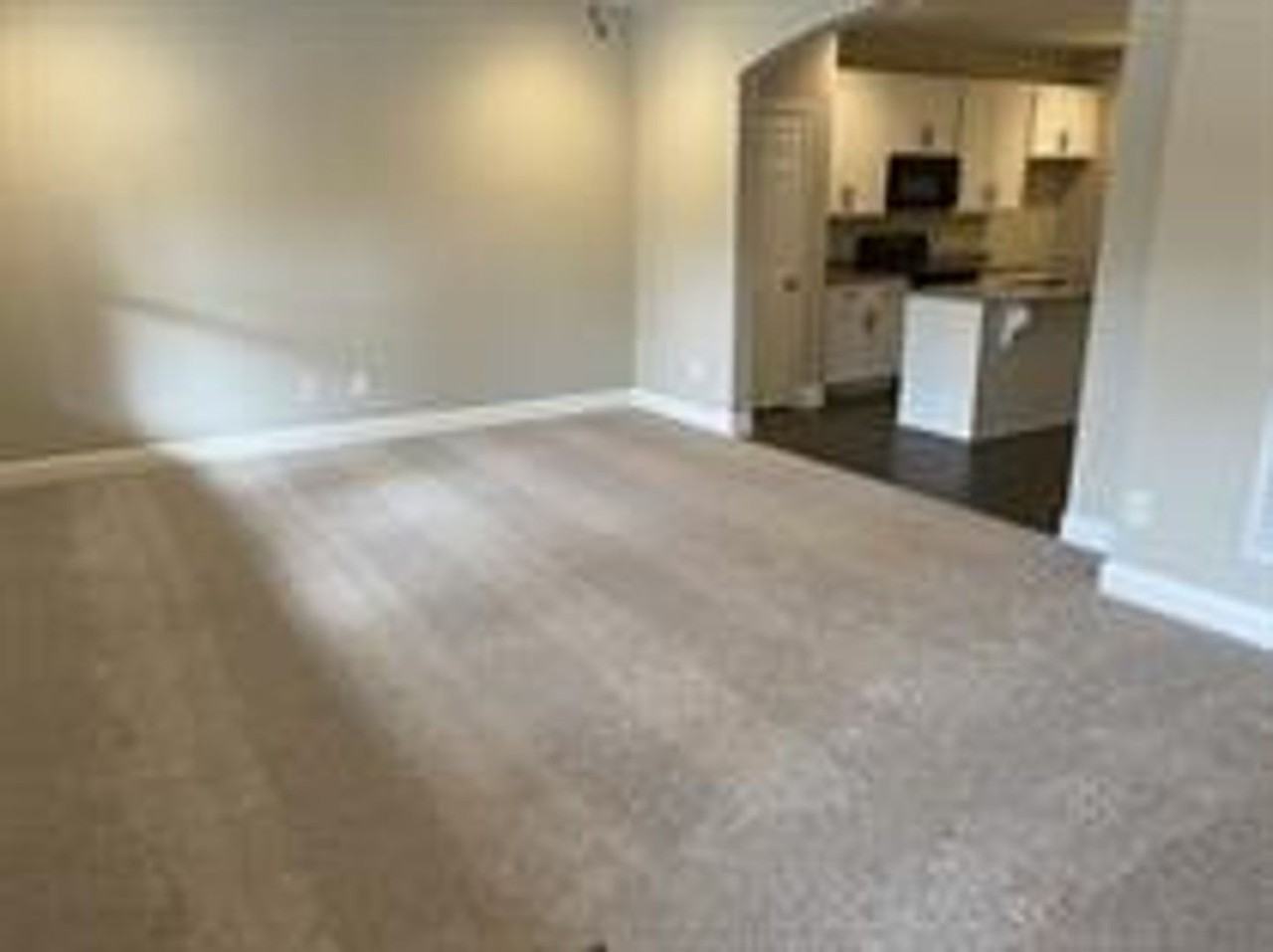 247 Claremont Ct - Photo 5 of 21