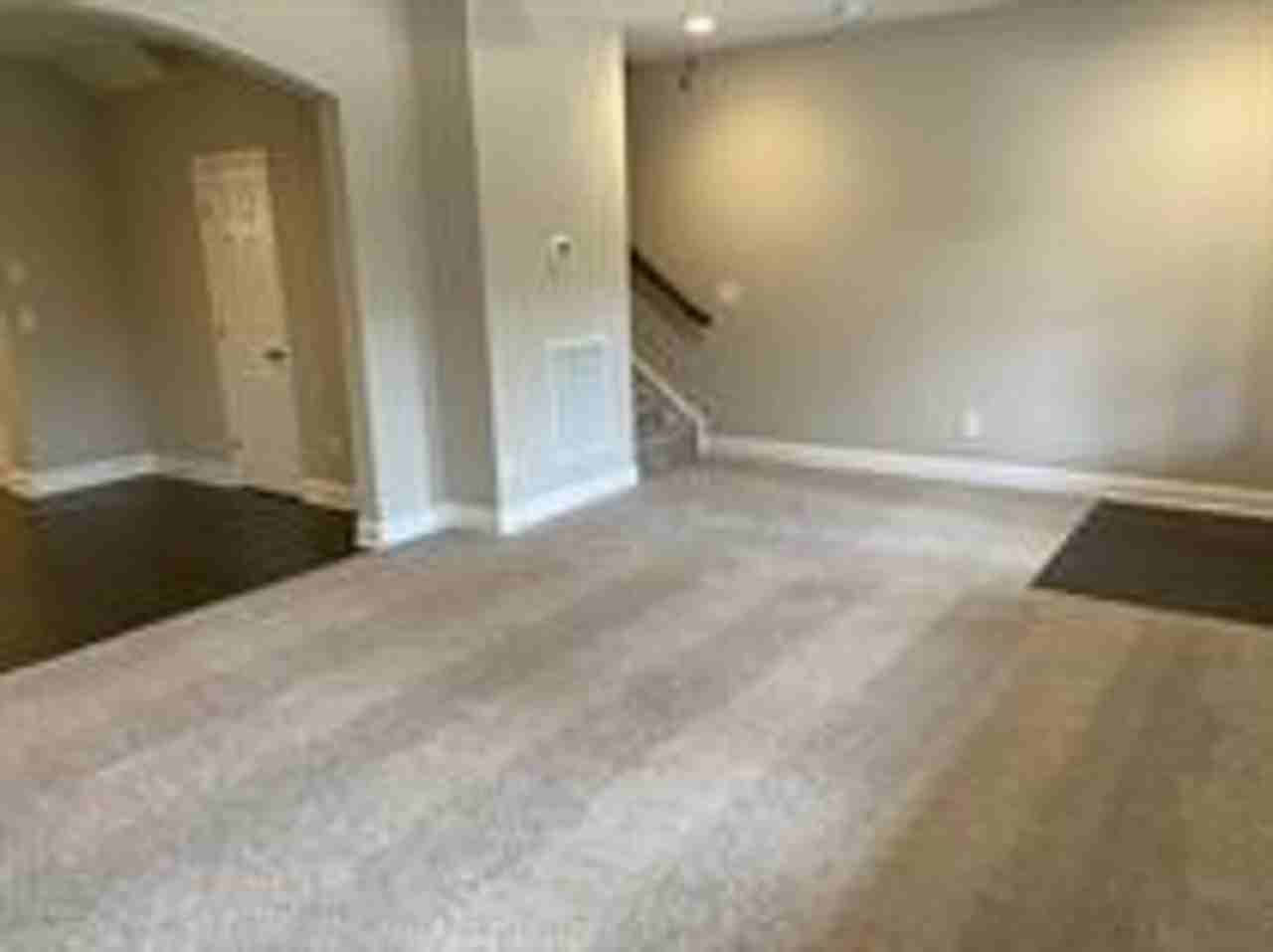 247 Claremont Ct - Photo 7 of 21