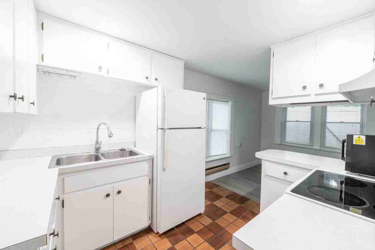 614 Park Lake St - Photo 3 of 7