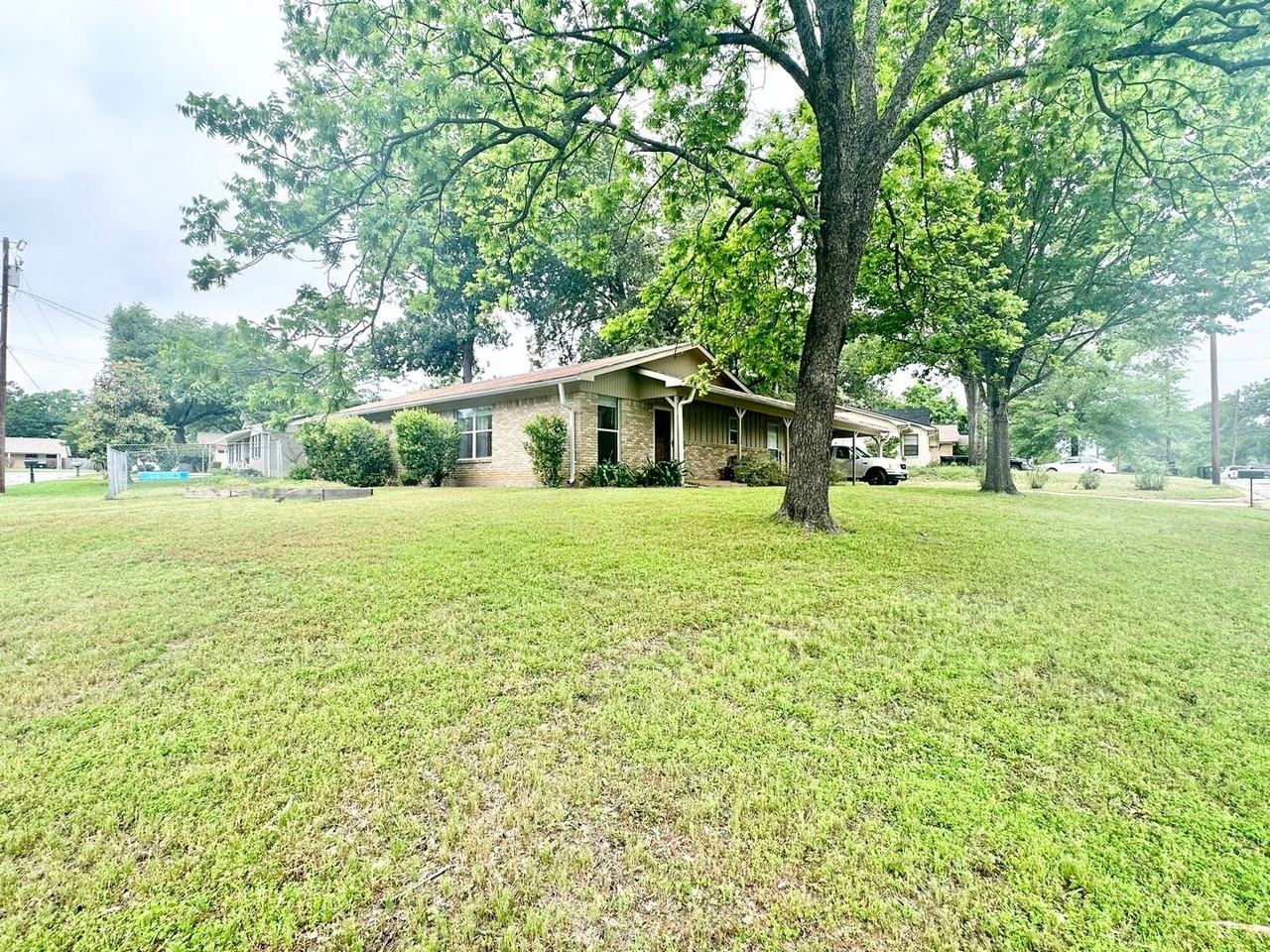 3115 Norma Ln - Photo 2 of 22