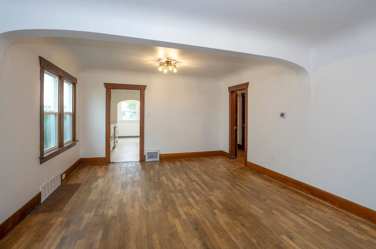 6044 S Puget Sound Ave - Photo 3 of 38