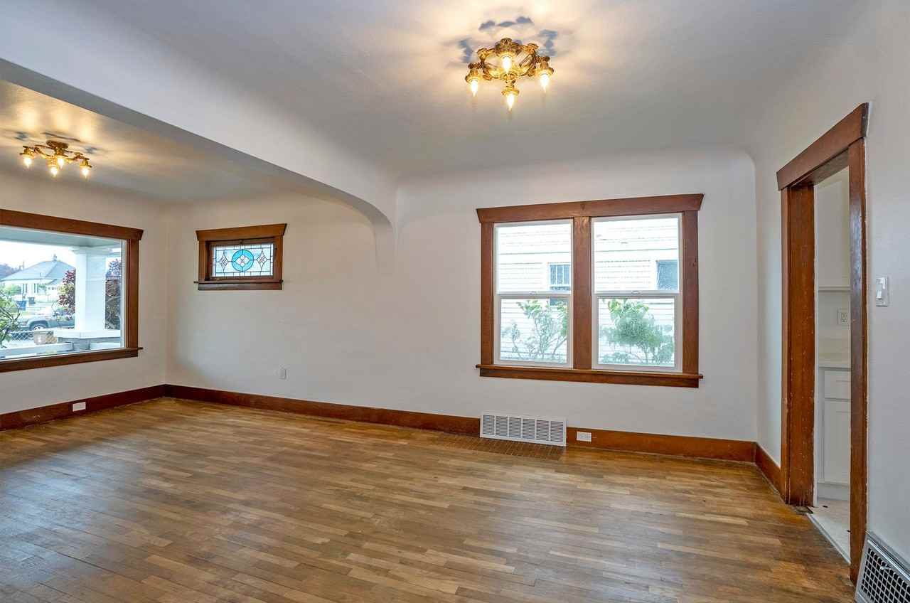 6044 S Puget Sound Ave - Photo 4 of 38