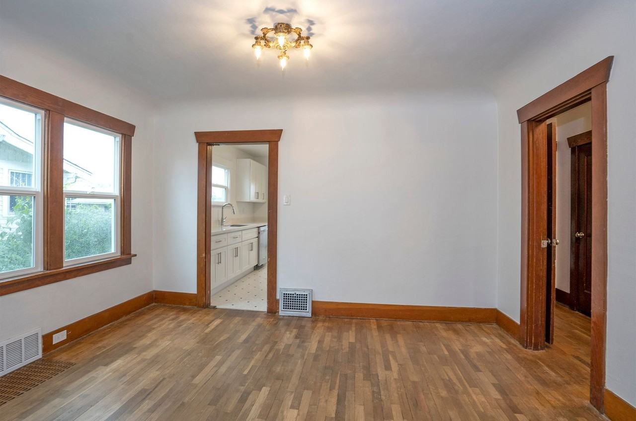 6044 S Puget Sound Ave - Photo 5 of 38