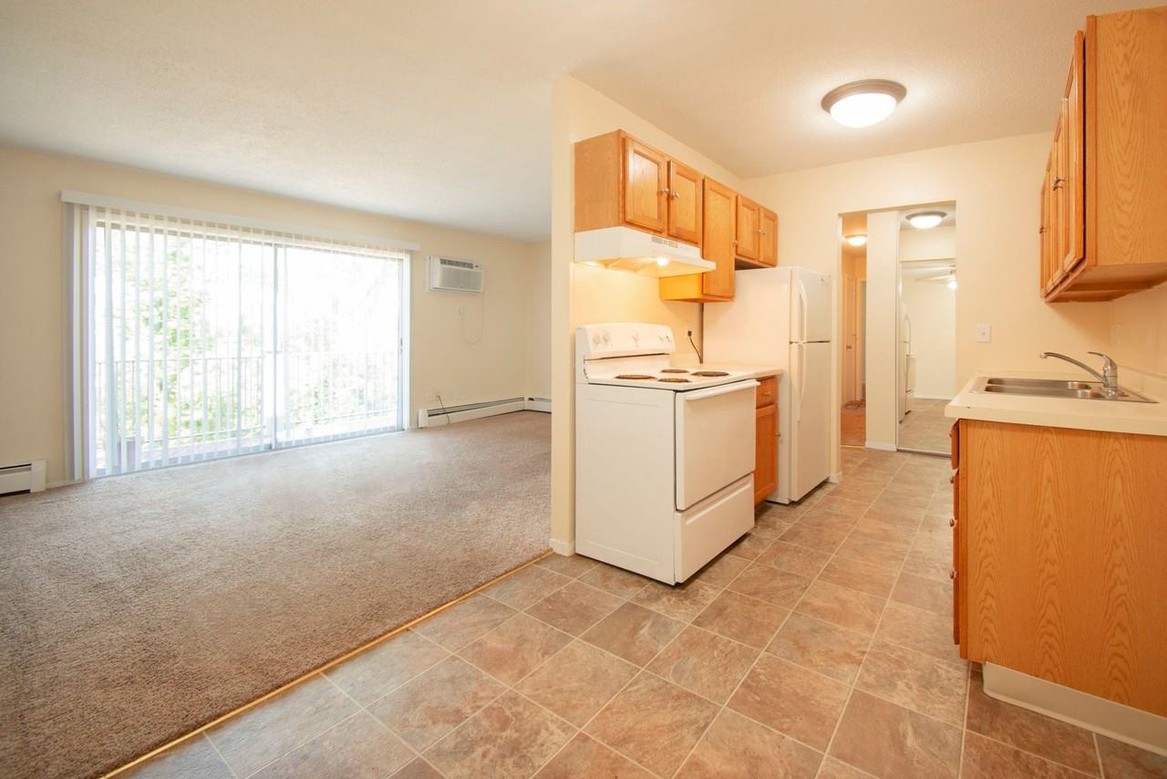 Excelsior Manor Apartments - Photo 4 of 27