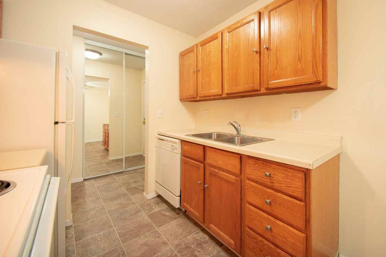 Excelsior Manor Apartments - Photo 5 of 27