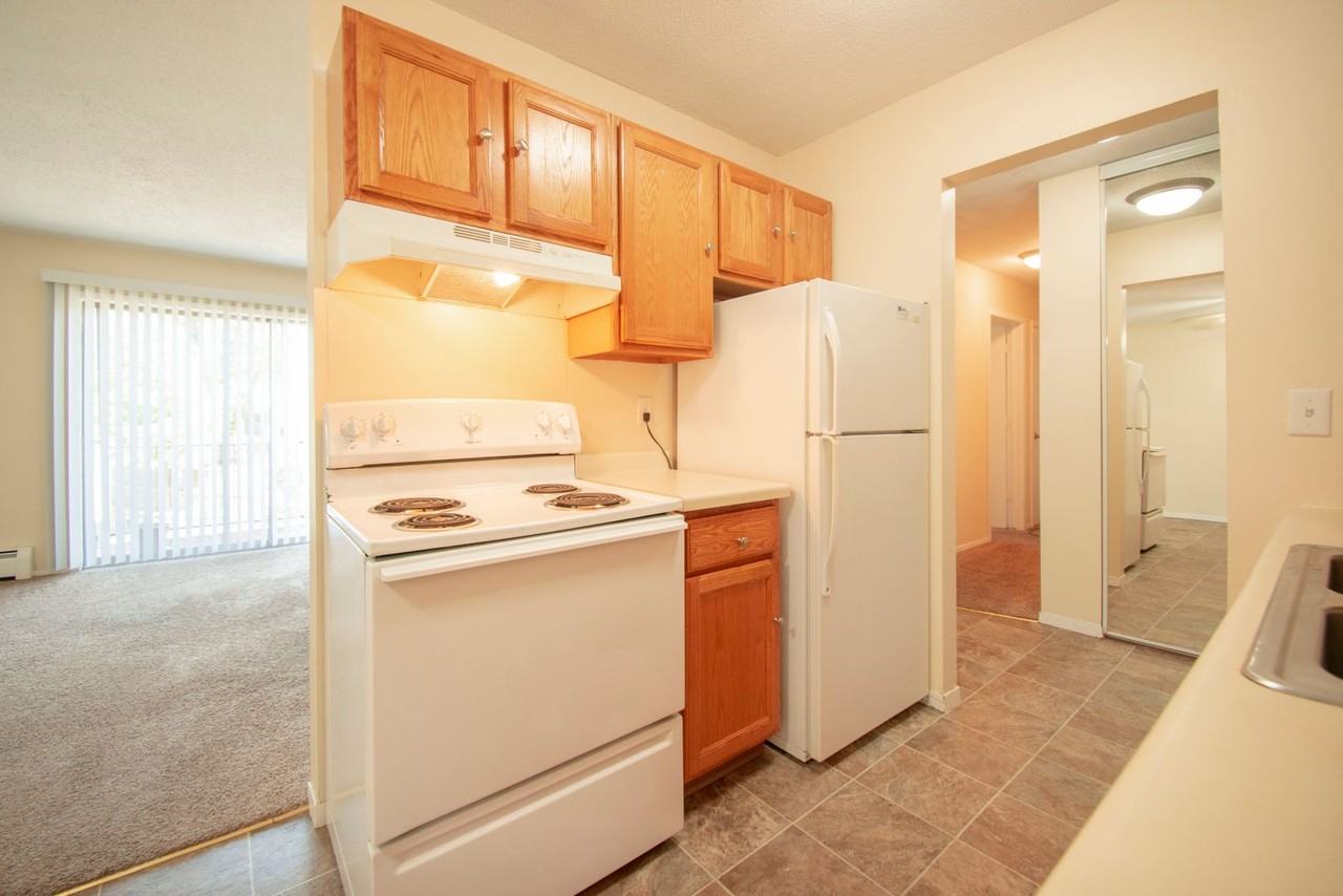 Excelsior Manor Apartments - Photo 6 of 27