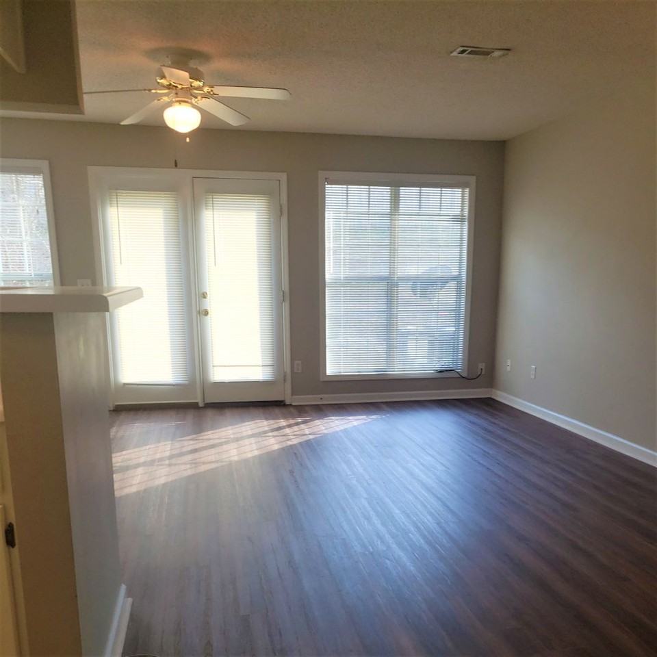 218 Foxchase Ln - Photo 3 of 10