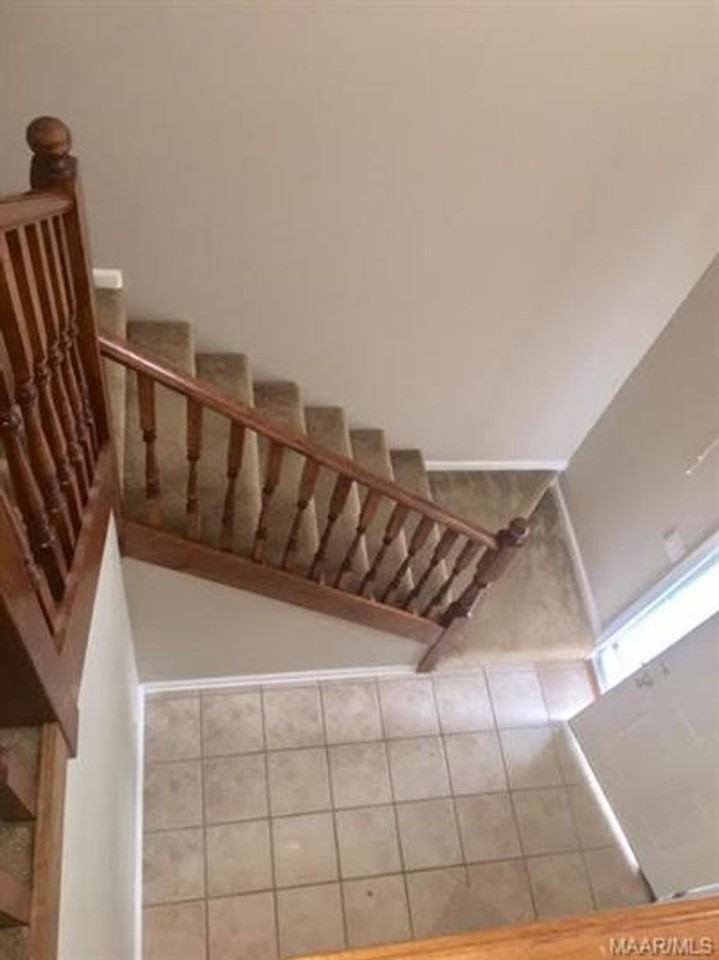218 Foxchase Ln - Photo 5 of 10