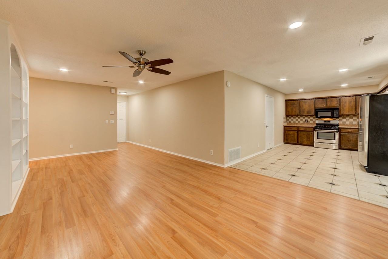 607 E 140th St - Photo 5 of 28