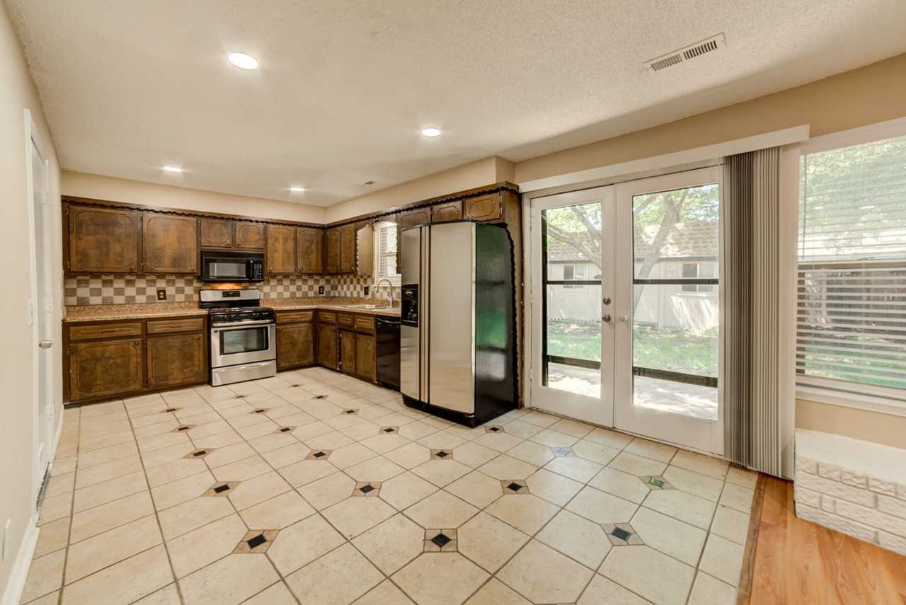 607 E 140th St - Photo 7 of 28