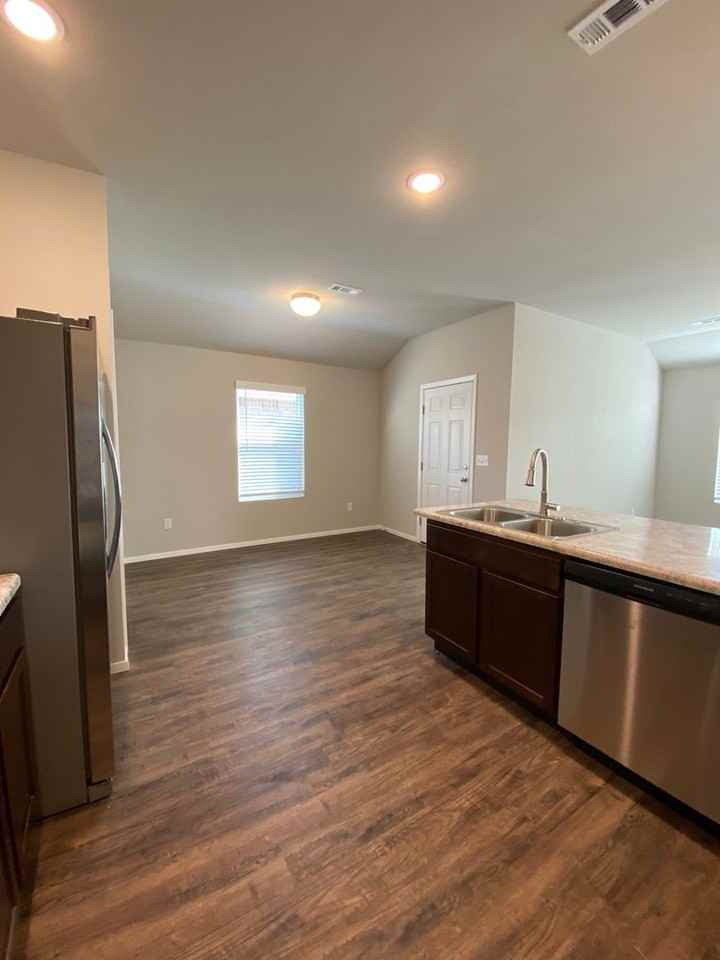 8120 Melody Ln - Photo 7 of 21