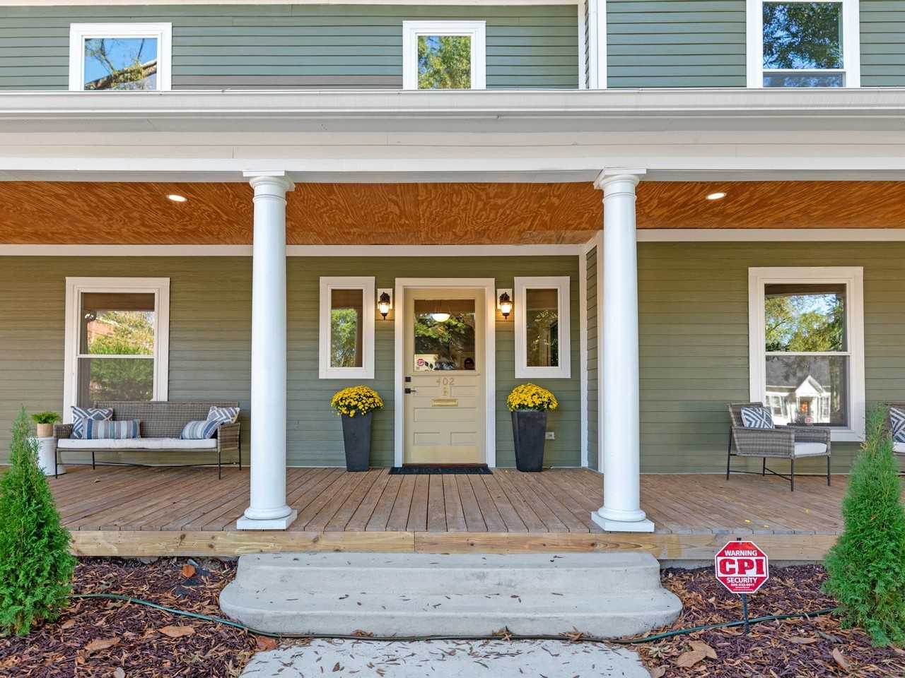 402 S Chester St - Photo 4 of 50